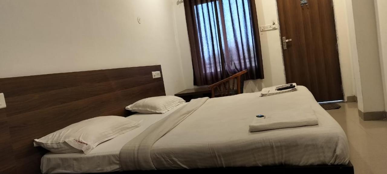 Hotel Mandu Sarai Mandu Esterno foto